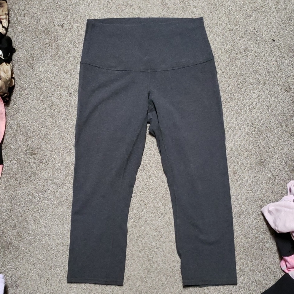 Grey lululemon capri pants